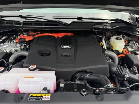 New 2026 Toyota Sequoia Platinum AWD/4WD image 20