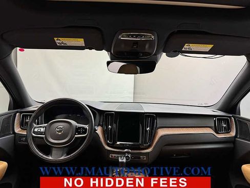 Used 2019 Volvo XC60 T5 Inscription w/ Protection Package image 12