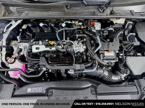 Used 2024 Toyota Prius XLE FWD image 29