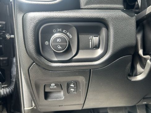 Used 2022 RAM 1500 Big Horn AWD/4WD image 16