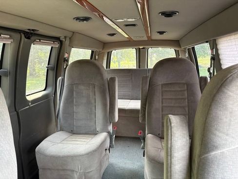 Used 2005 Chevrolet Express 1500 RWD image 6
