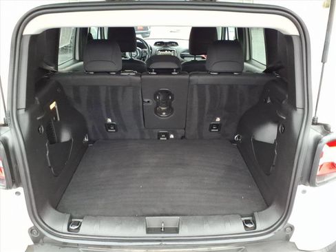 Used 2022 Jeep Renegade Trailhawk w/ Trailer Tow Group image 20