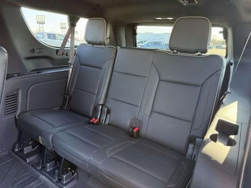 Used 2021 Chevrolet Suburban Premier w/ Premium Package image 15