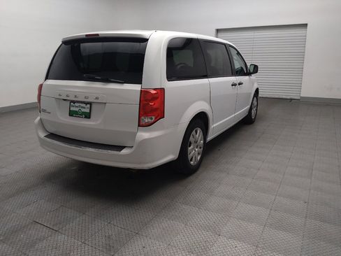 Used 2019 Dodge Grand Caravan SE FWD image 9