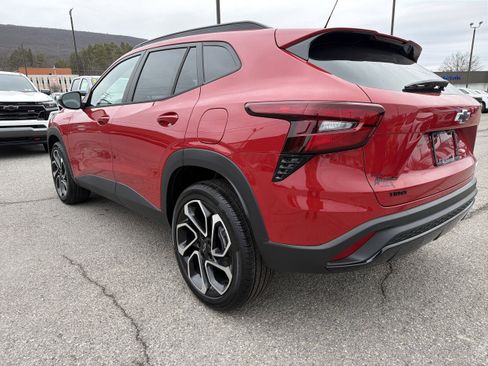 New 2026 Chevrolet Trax RS w/ Sunroof Package image 5