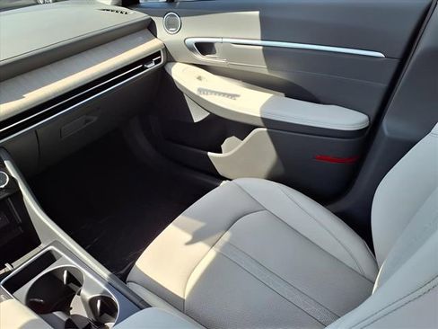 New 2025 Hyundai Sonata Limited image 15