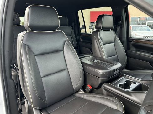 Used 2023 Chevrolet Suburban Premier image 23