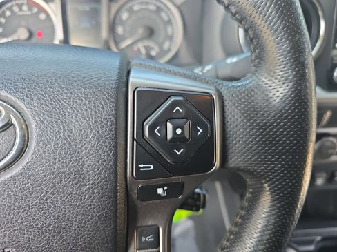 Used 2022 Toyota Tacoma SR5 image 17