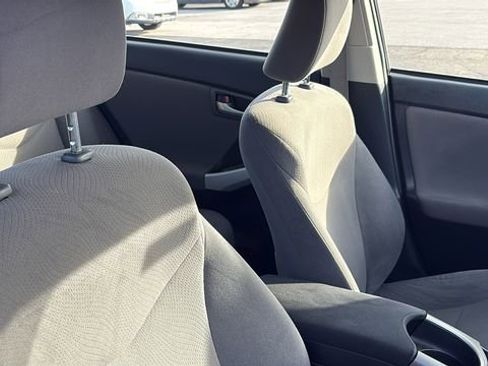 Used 2014 Toyota Prius Three image 29