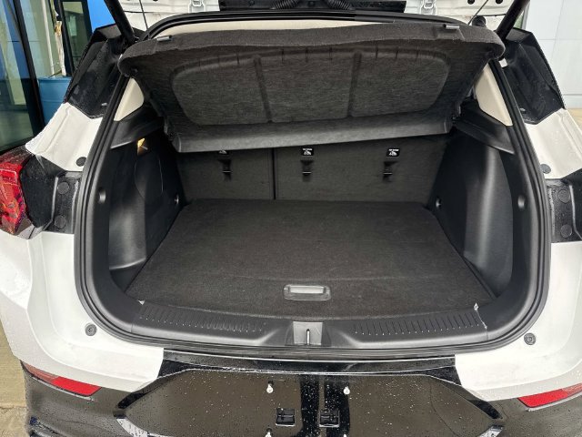 Used 2025 Buick Encore GX Sport Touring w/ Comfort Package FWD image 8