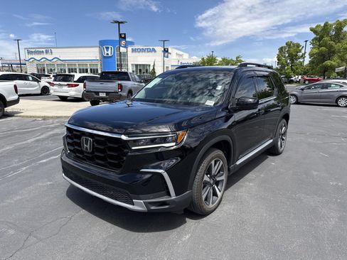Certified 2025 Honda Pilot Elite image 2