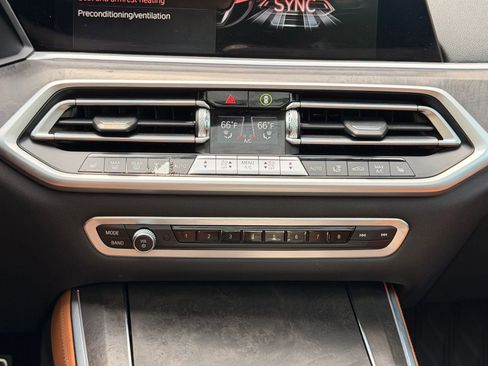 Used 2022 BMW X5 xDrive40i w/ M Sport Package AWD/4WD image 20