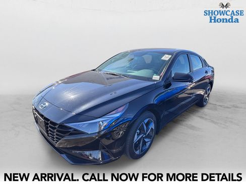 Used 2023 Hyundai Elantra SEL w/ Convenience Package FWD image 2