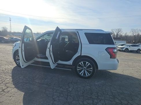 Used 2021 Ford Expedition Platinum image 16