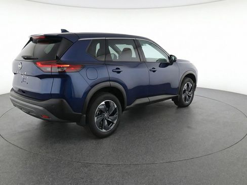 Used 2025 Nissan Rogue SV image 9