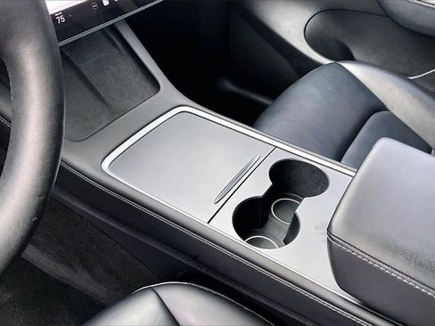 Used 2021 Tesla Model Y Long Range image 15