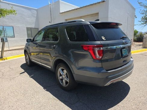 Used 2017 Ford Explorer XLT AWD/4WD image 4