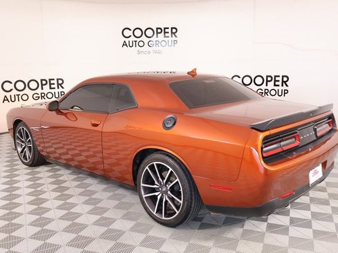 Used 2022 Dodge Challenger R/T w/ Plus Package image 23