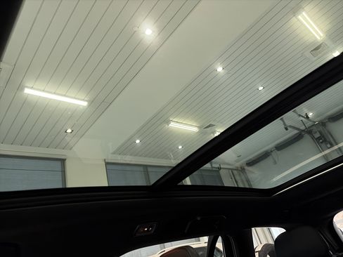 Used 2020 Volvo V60 T5 Momentum image 26