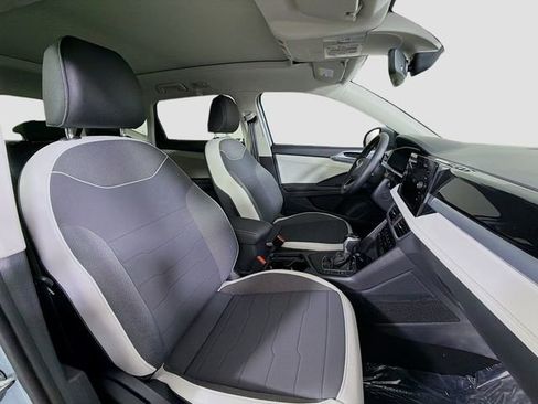 New 2026 Volkswagen Taos SE image 27