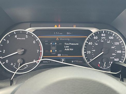 Used 2024 Nissan Sentra SV FWD image 11