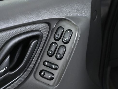 Used 2006 Ford Escape XLS image 16