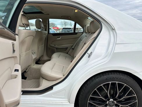 Used 2014 Mercedes-Benz E 350 4MATIC Sedan image 16