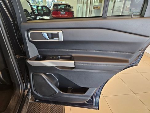 Used 2024 Ford Explorer XLT w/ Equipment Group 202A AWD/4WD image 29