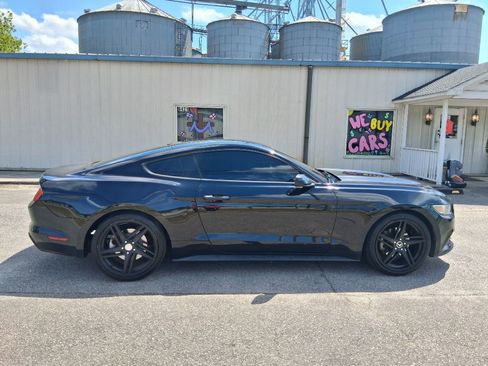 Used 2017 Ford Mustang Coupe RWD image 2