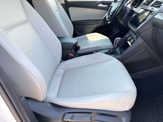 Used 2018 Volkswagen Tiguan SE FWD image 13