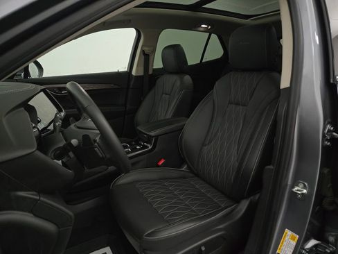 Used 2022 Buick Envision Avenir w/ Technology Package II image 29