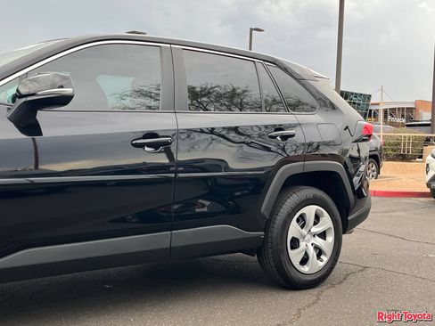 Certified 2023 Toyota RAV4 LE AWD/4WD image 10