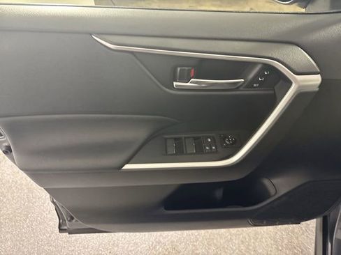Used 2023 Toyota RAV4 XLE Premium image 21