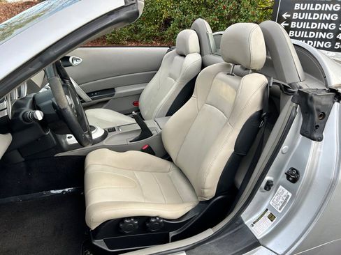 Used 2006 Nissan 350Z Touring image 32