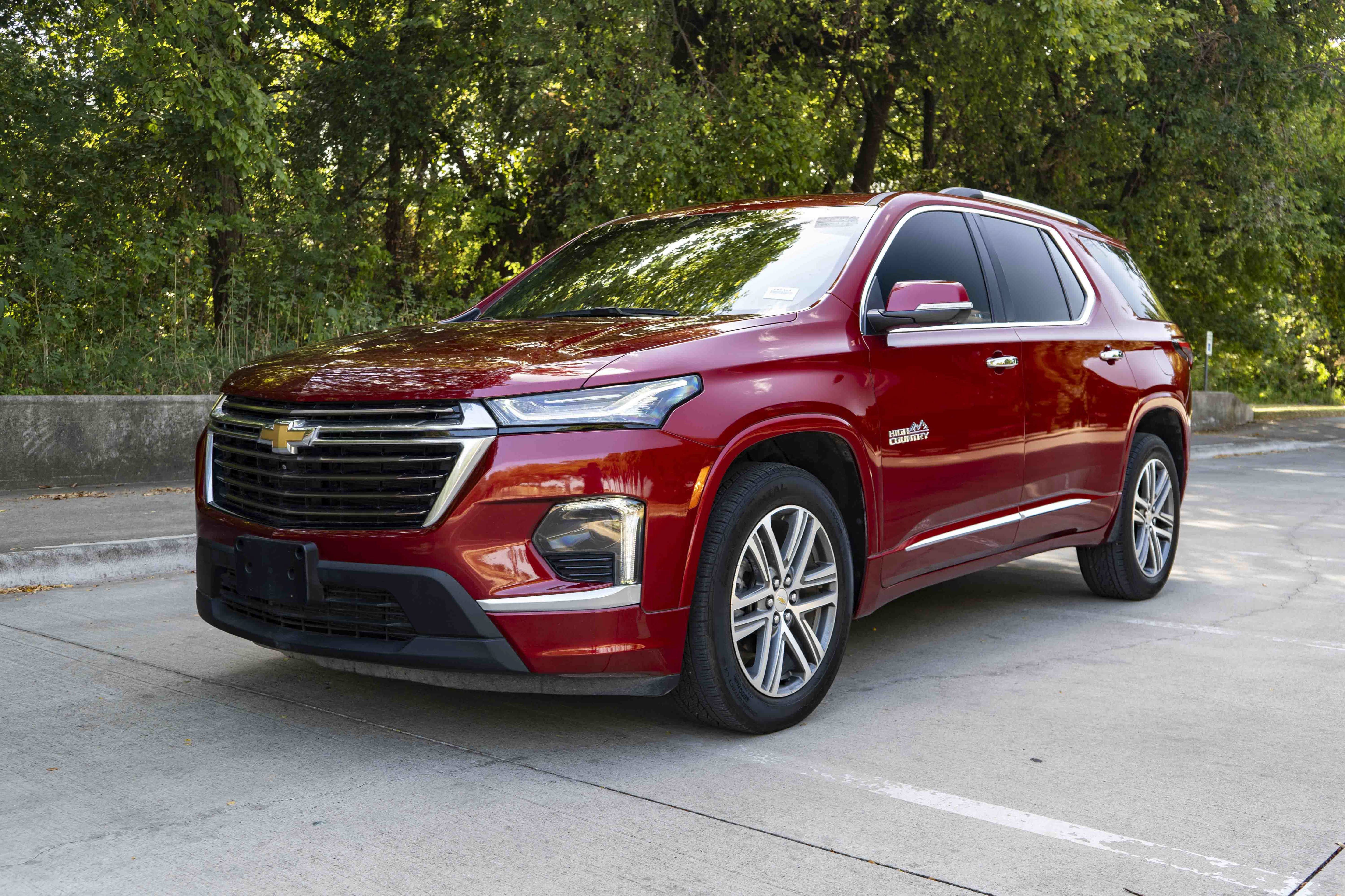 Used 2023 Chevrolet Traverse High Country w/ LPO, Floor Liner Package FWD image 5