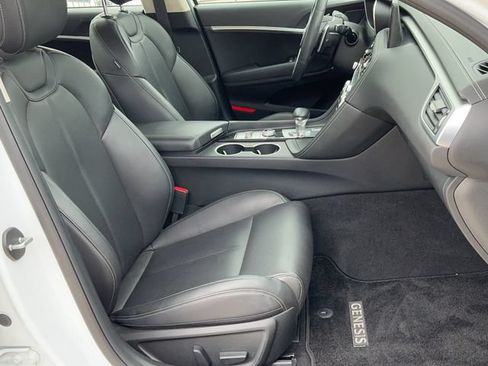 Used 2023 Genesis G70 2.0T AWD/4WD image 17