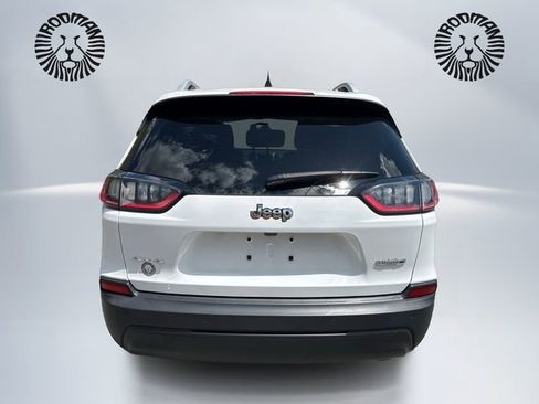 Used 2019 Jeep Cherokee Latitude Plus w/ Cold Weather Group AWD/4WD image 6