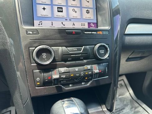 Used 2019 Ford Explorer XLT w/ Equipment Group 202A FWD image 41