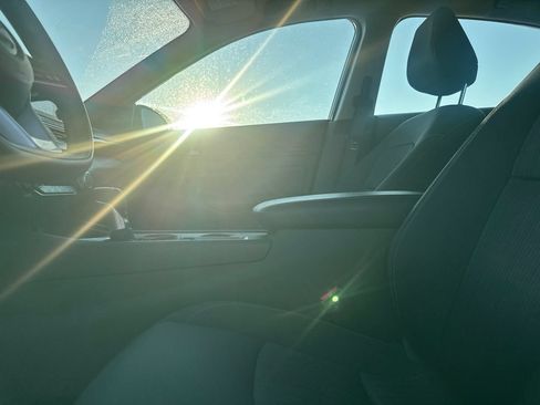 Certified 2025 Nissan Altima 2.5 SV FWD image 37