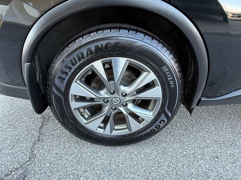 Used 2015 Nissan Murano S image 15