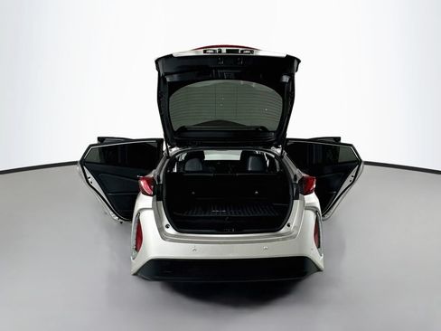 Used 2017 Toyota Prius Prime Advanced FWD image 22
