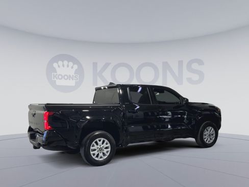 Used 2025 Toyota Tacoma SR5 AWD/4WD image 11