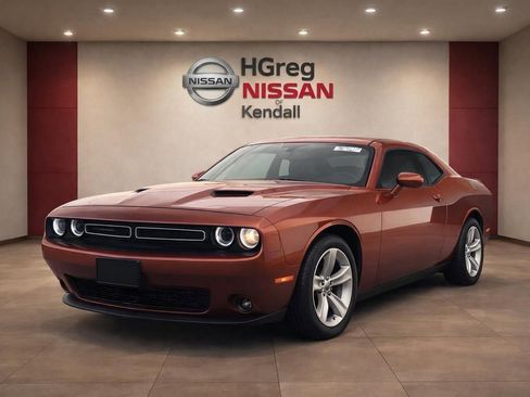 Used 2021 Dodge Challenger SXT RWD image 3