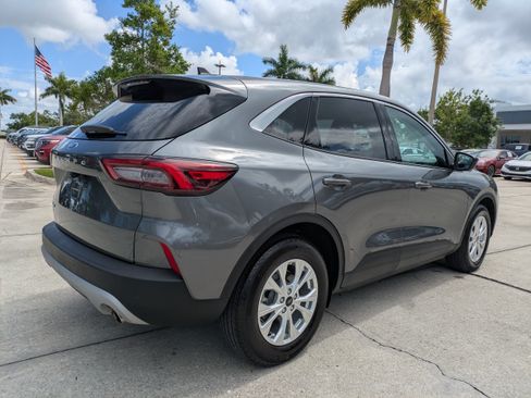 Certified 2023 Ford Escape Active w/ Tech Pack #1 FWD image 4