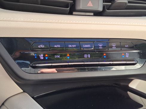 Used 2021 Buick Envision Avenir image 19