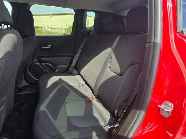 Used 2023 Jeep Renegade Latitude AWD/4WD image 13