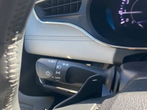 Used 2017 Toyota Avalon Limited image 21