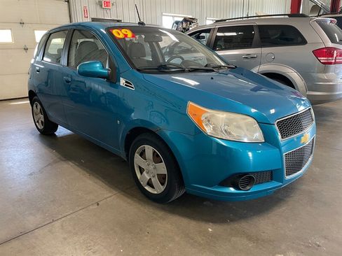 Used 2009 Chevrolet Aveo5 LT FWD image 4