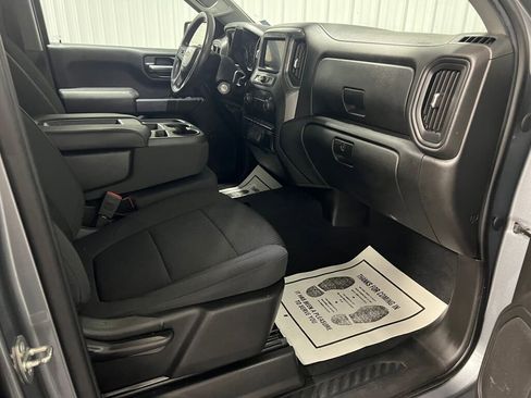 Used 2020 Chevrolet Silverado 1500 Custom w/ Custom Value Package image 3