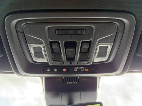 Used 2025 GMC Sierra 2500 AT4 w/ AT4 Premium Plus Package AWD/4WD image 20